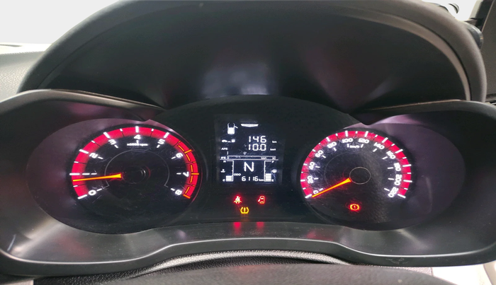 2023 Mahindra XUV300 W4 1.2 PETROL, Petrol, Manual, 6,116 km, interior