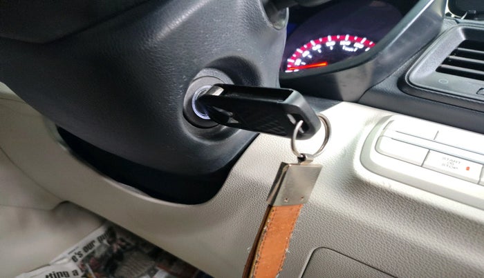 2023 Mahindra XUV300 W4 1.2 PETROL, Petrol, Manual, 6,116 km, interior