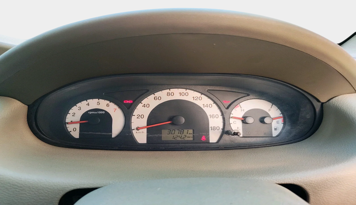 2012 Mahindra Quanto C6, Diesel, Manual, 30,781 km, interior