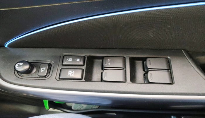2023 Maruti Swift ZXI PLUS AMT DUAL TONE, Petrol, Automatic, 50,204 km, interior