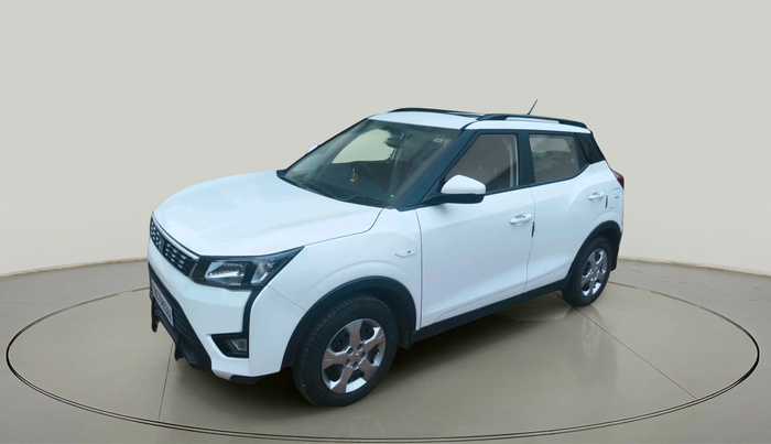 2023 Mahindra XUV300 W6 1.2 PETROL, Petrol, Manual, 12,848 km, exterior
