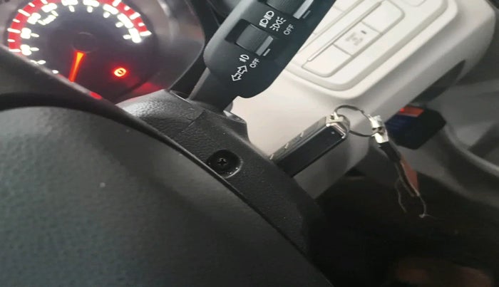 2023 Mahindra XUV300 W6 1.2 PETROL, Petrol, Manual, 12,848 km, interior