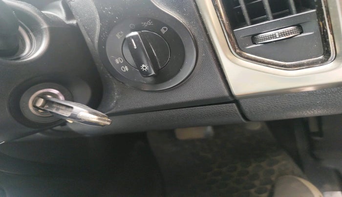 2017 Tata Hexa XTA 4X2 6 STR, Diesel, Automatic, 1,98,206 km, interior