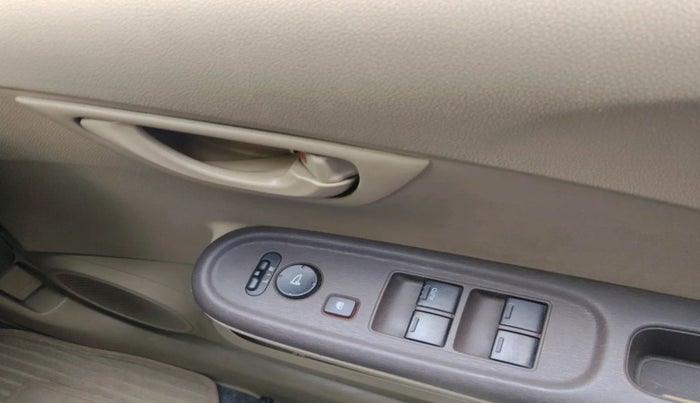 2013 Honda Amaze 1.5L I-DTEC S, Diesel, Manual, 48,818 km, interior