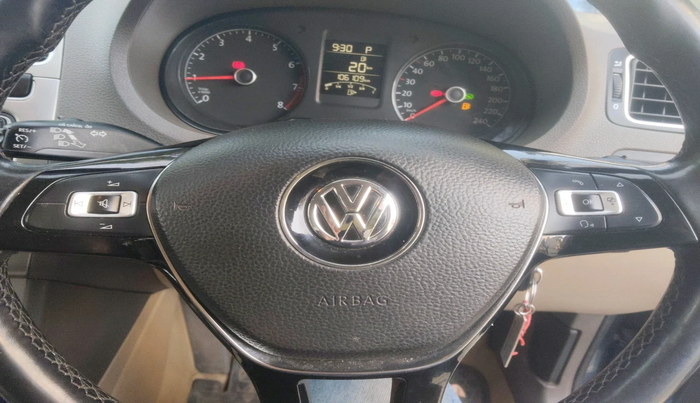 2017 Volkswagen Vento HIGHLINE PETROL AT, Petrol, Automatic, 1,06,109 km, interior