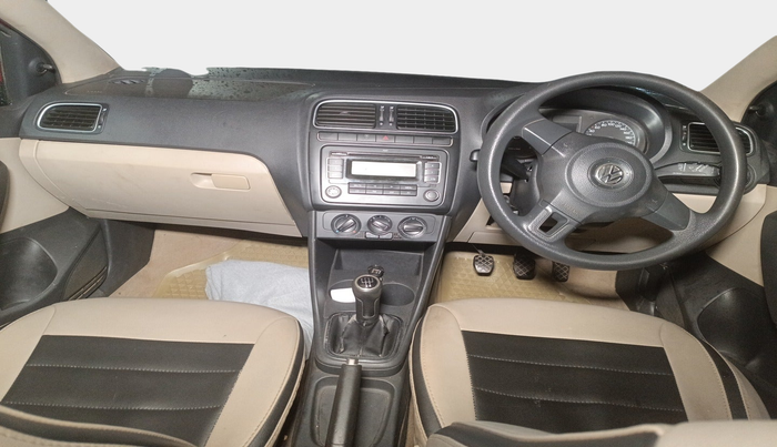 2010 Volkswagen Polo HIGHLINE1.2L, Petrol, Manual, 1,44,007 km, interior