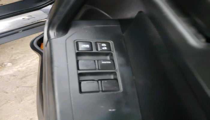 2022 Maruti Vitara Brezza VXI, Petrol, Manual, 43,630 km, interior