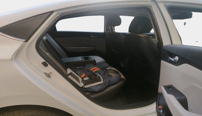 2018 Hyundai Verna 1.6 VTVT SX O, Petrol, Manual, 68,332 km, interior