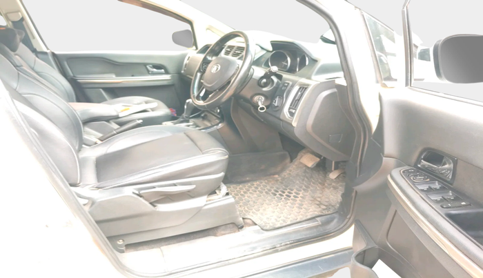 2019 Tata Hexa XTA 4X2 7 STR, Diesel, Automatic, 88,802 km, interior