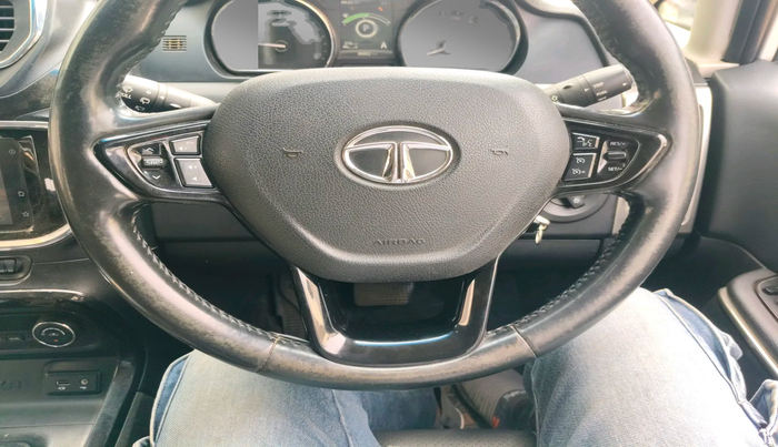 2019 Tata Hexa XTA 4X2 7 STR, Diesel, Automatic, 88,802 km, interior