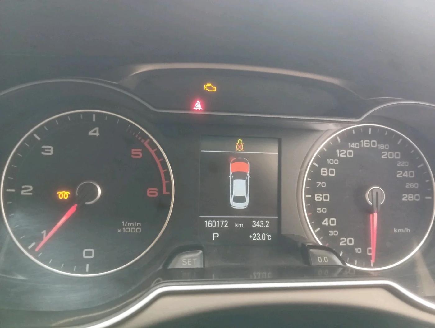 2013 Audi A4 2.0 TDI 140BHP STANDARD, Diesel, Automatic, 1,60,172 km, interior