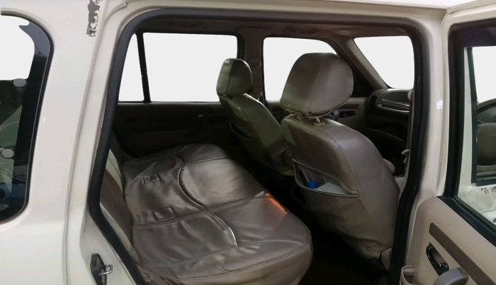 2011 Mahindra Scorpio SLE, Diesel, Manual, 2,26,028 km, interior