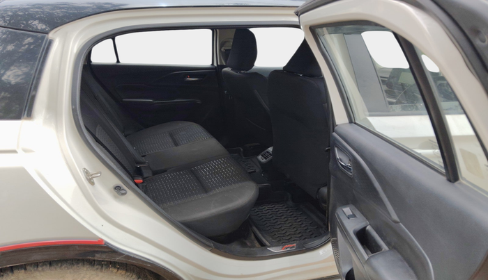 2024 Maruti Swift ZXi, Petrol, Manual, 13,690 km, interior