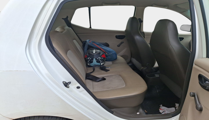 2013 Hyundai i10 ERA 1.1, Petrol, Manual, 1,37,916 km, interior