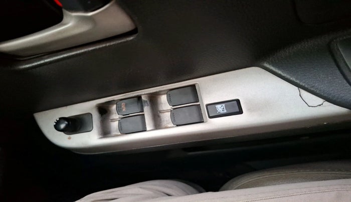 2011 Maruti Wagon R 1.0 VXI, Petrol, Manual, 99,221 km, interior