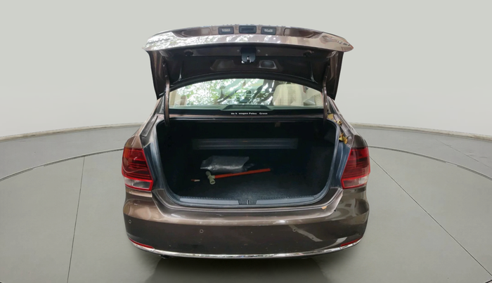 2015 Volkswagen Vento HIGHLINE 1.2 TSI AT, Petrol, Automatic, 55,756 km, exterior