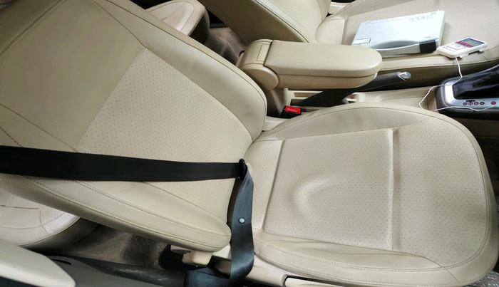 2015 Volkswagen Vento HIGHLINE 1.2 TSI AT, Petrol, Automatic, 55,756 km, interior