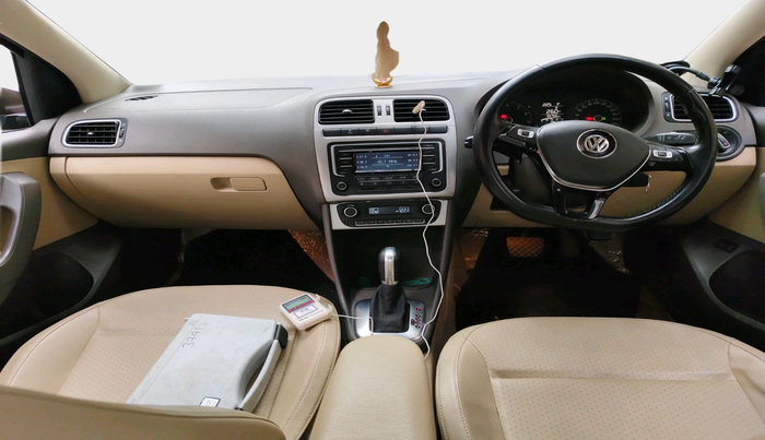 2015 Volkswagen Vento HIGHLINE 1.2 TSI AT, Petrol, Automatic, 55,756 km, interior