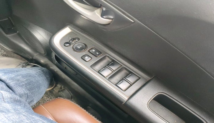 2016 Honda BR-V 1.5L I- DTEC V, Diesel, Manual, 1,07,632 km, interior