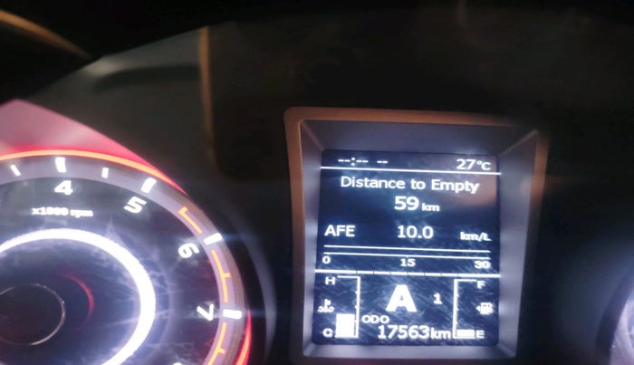 2021 Mahindra XUV300 W6 1.2 PETROL AMT, Petrol, Automatic, 17,563 km, interior