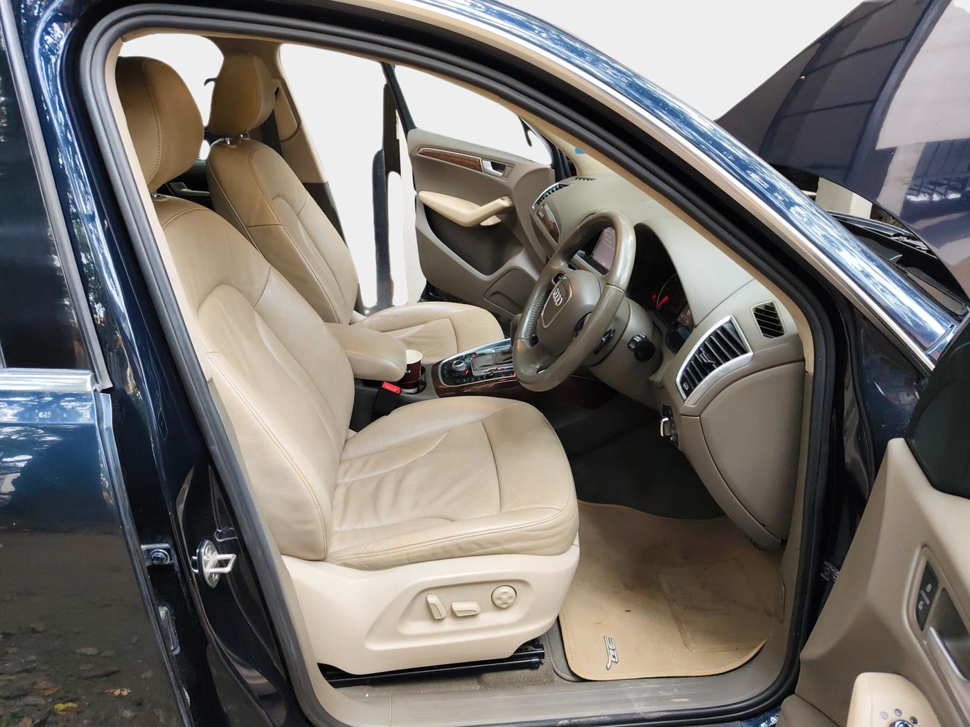 2011 Audi Q5 3.0 TDI QUATTRO, Diesel, Automatic, 1,11,452 km, interior