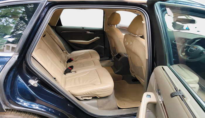 2011 Audi Q5 3.0 TDI QUATTRO, Diesel, Automatic, 1,11,402 km, interior