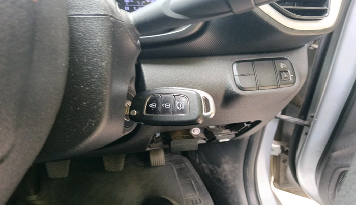 2019 Hyundai VENUE S 1.2, Petrol, Manual, 61,346 km, interior