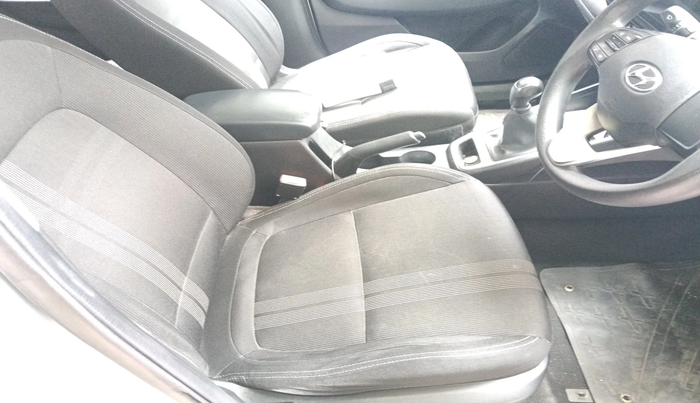 2019 Hyundai VENUE S 1.2, Petrol, Manual, 61,346 km, interior