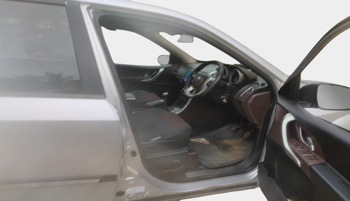 2014 Mahindra XUV500 W6, Diesel, Manual, 1,09,355 km, interior