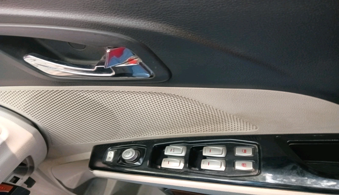 2023 Mahindra XUV300 W8 (O) 1.5 DIESEL, Diesel, Manual, 19,183 km, interior