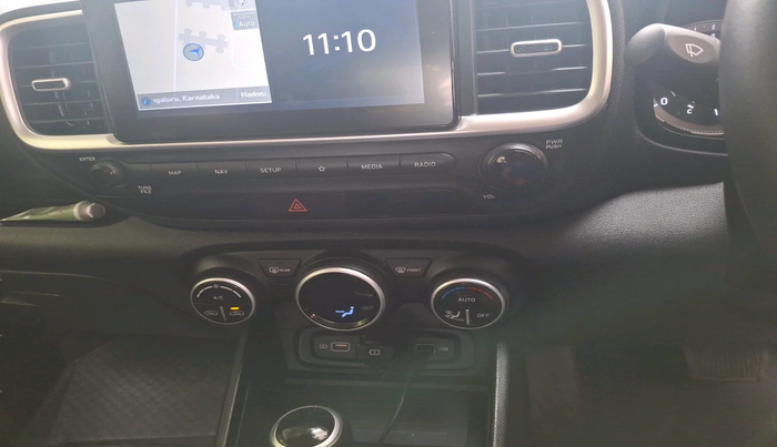 2021 Hyundai VENUE SX PLUS 1.0 TURBO DCT, Petrol, Automatic, 39,854 km, interior