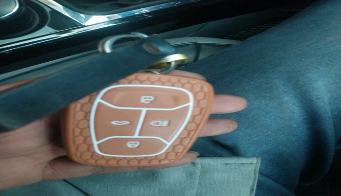 2020 Tata NEXON XZ PLUS (O) PETROL DUAL TONE, Petrol, Manual, 25,733 km, interior