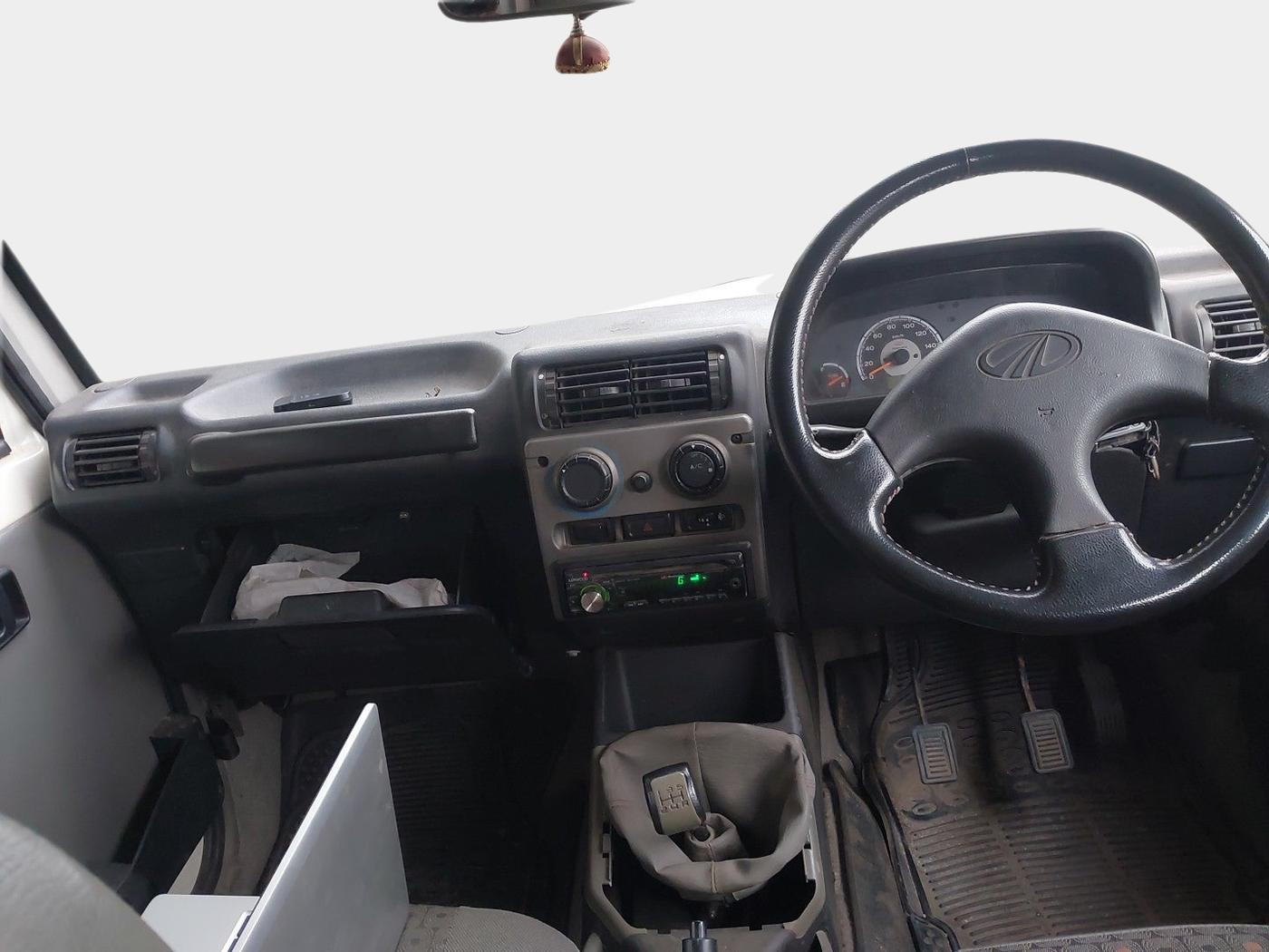 2010 Mahindra Bolero VLX CRDE, Diesel, Manual, 82,176 km, interior