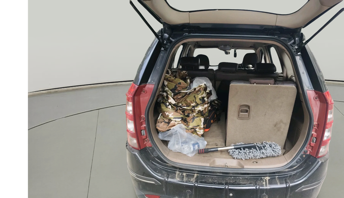 2014 Mahindra XUV500 W8, Diesel, Manual, 1,37,724 km, exterior