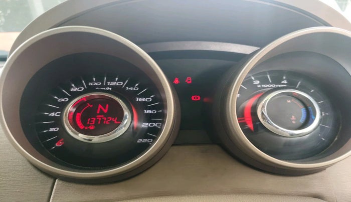 2014 Mahindra XUV500 W8, Diesel, Manual, 1,37,724 km, interior