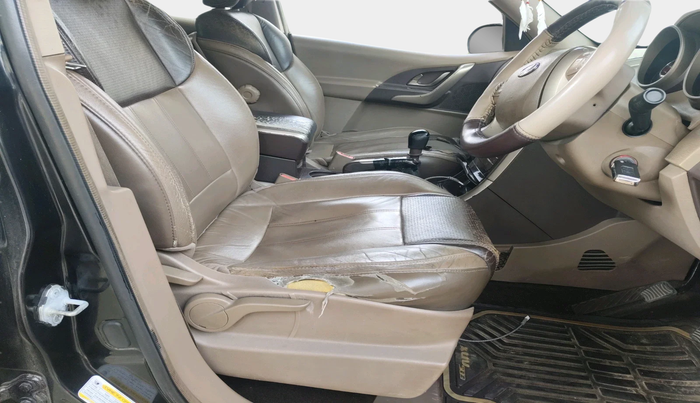 2014 Mahindra XUV500 W8, Diesel, Manual, 1,37,724 km, interior