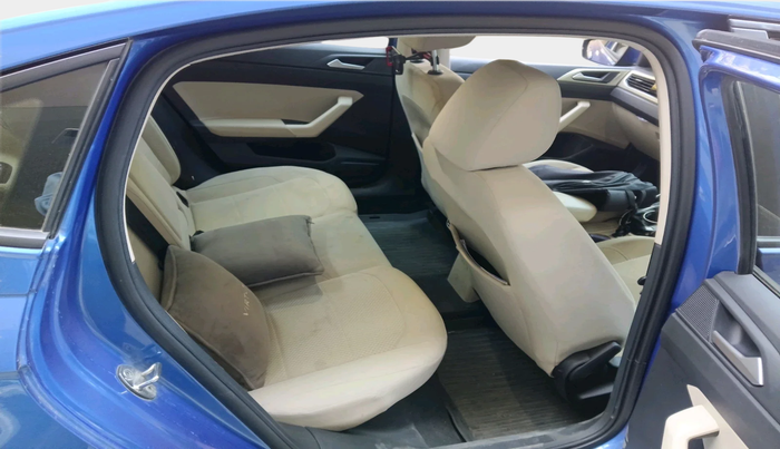 2022 Volkswagen VIRTUS HIGHLINE TSI 1.0 AT, Petrol, Automatic, 36,073 km, interior