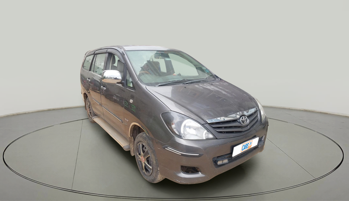 2010 Toyota Innova 2.5 G4 7 STR, Diesel, Manual, 2,92,602 km, exterior