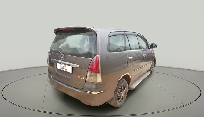 2010 Toyota Innova 2.5 G4 7 STR, Diesel, Manual, 2,92,602 km, exterior