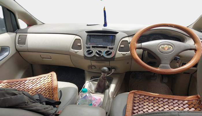 2010 Toyota Innova 2.5 G4 7 STR, Diesel, Manual, 2,92,602 km, interior