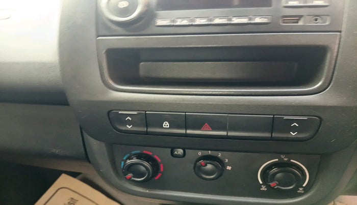 2020 Renault Kwid RXL 1.0, Petrol, Manual, 20,741 km, interior