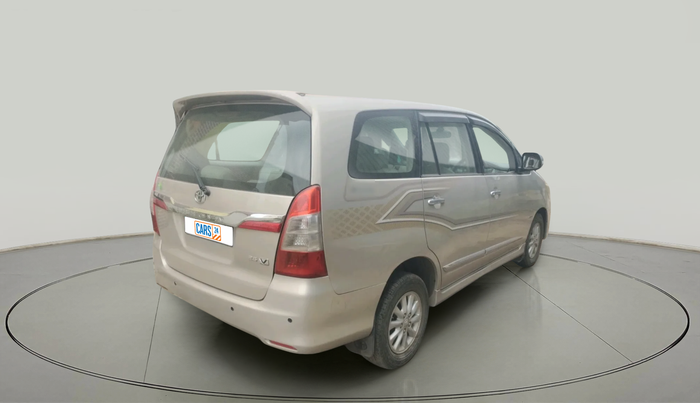 2014 Toyota Innova 2.5 VX 8 STR, Diesel, Manual, 1,20,288 km, exterior