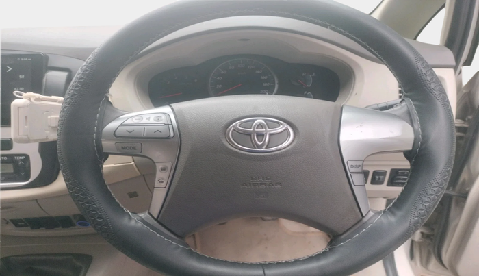 2014 Toyota Innova 2.5 VX 8 STR, Diesel, Manual, 1,20,288 km, interior