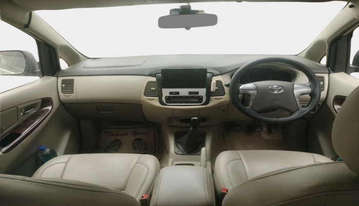 2014 Toyota Innova 2.5 VX 8 STR, Diesel, Manual, 1,20,288 km, interior