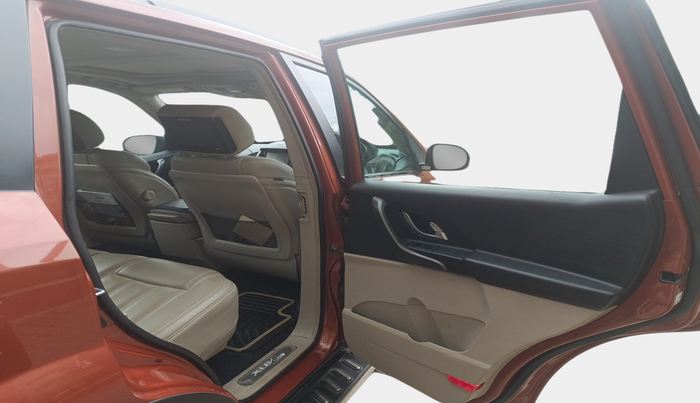 2017 Mahindra XUV500 W10, Diesel, Manual, 23,579 km, interior