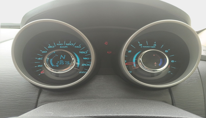 2017 Mahindra XUV500 W10, Diesel, Manual, 23,579 km, interior