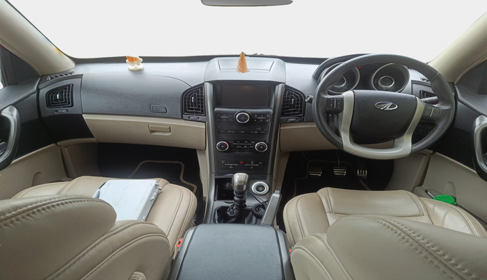 2017 Mahindra XUV500 W10, Diesel, Manual, 23,579 km, interior