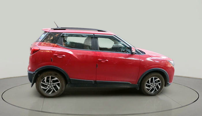 2023 Mahindra XUV300 W8 (O) 1.2 PETROL AMT, Petrol, Automatic, 18,441 km, exterior