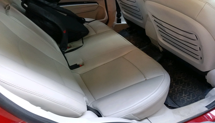 2023 Mahindra XUV300 W8 (O) 1.2 PETROL AMT, Petrol, Automatic, 18,441 km, interior