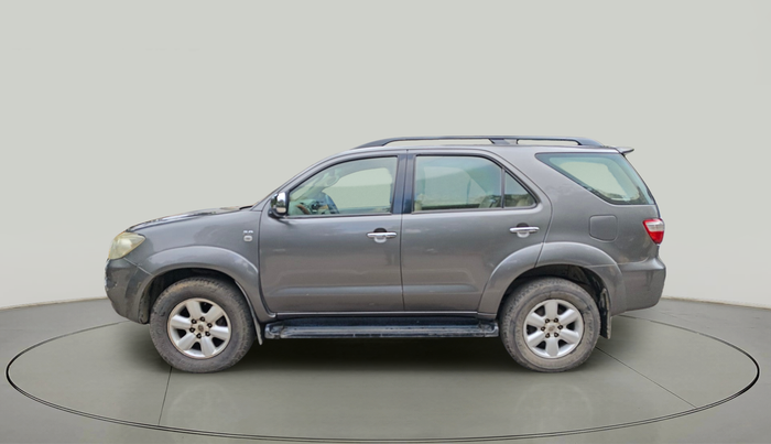 2011 Toyota Fortuner 3.0 4X4 MT, Diesel, Manual, 1,36,715 km, exterior